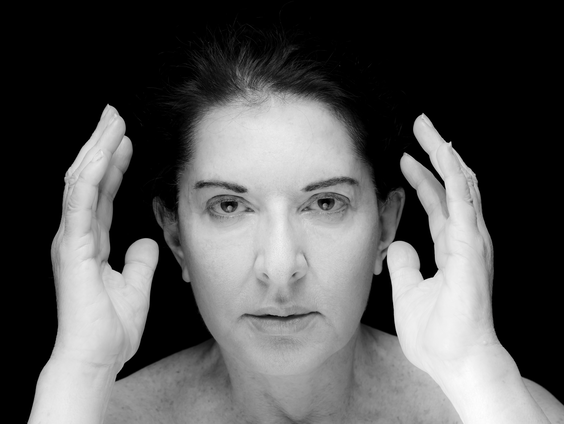 De audiotour: Karen Archey over de tentoonstelling Marina Abramović in het Stedelijk Museum
