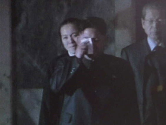 De tranen van Kim Jong-un op de Noord-Koreaanse staatstelevisie