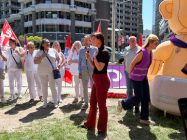 Kraamverzorgster Hennie trekt aan de bel in Den Haag