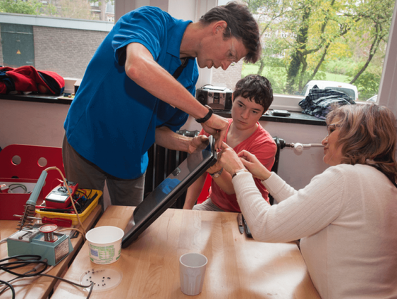 Repair café heeft list om 250 miljoen computers van de schroot te redden