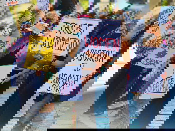 Europese Commissie besluit over burgerinitiatief: zorgen voor veilige toegang abortus