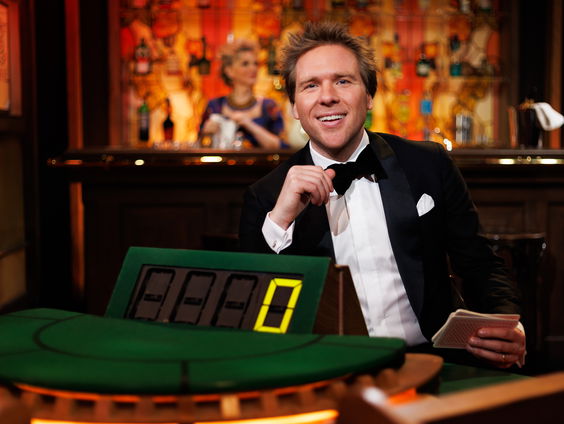 Sjoerd van Ramshorst presenteert de 1000e Met Het Mes Op Tafel