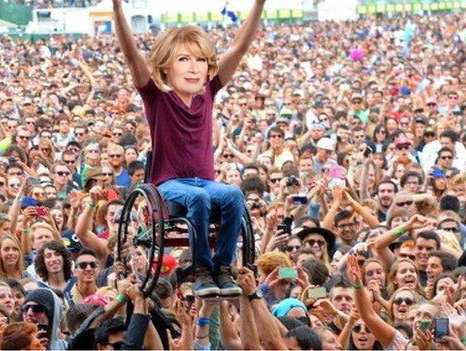 Het is verboden maar toch even de do's and don'ts van crowdsurfen