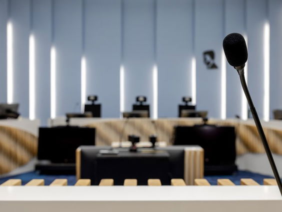 Waarom gaat het OM opnieuw met een kroongetuige in zee?