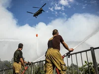 NL-alert verstuurd voor grote natuurbrand Noord-Limburg, helikopters defensie ingezet