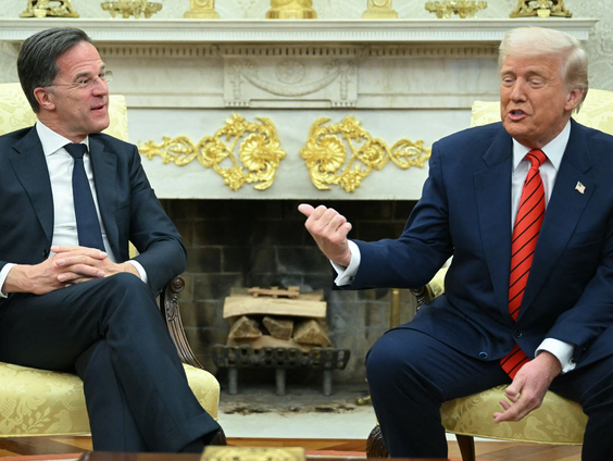 De gouden ornamenten van het Witte Huis