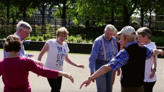 Ouderen helpen elkaar in zorgzame gemeenschappen