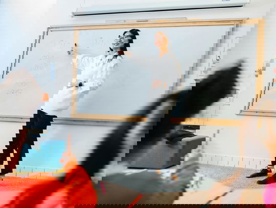 Kansenongelijkheid in het onderwijs: 'Mijn thuissituatie zorgde ervoor dat ik moeilijk kon leren'