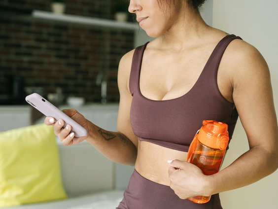 Leiden sociale media tot mentale klachten bij vrouwen?