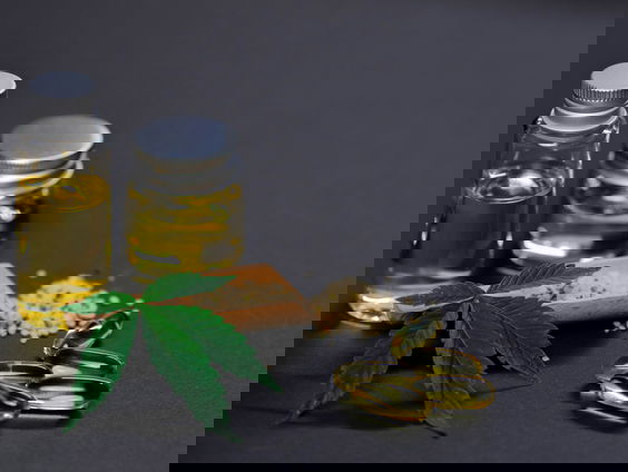 Behandeling medicinale cannabis voor kinderen met epilepsie: 'Soms wel 200 wegzakkingen op een dag'