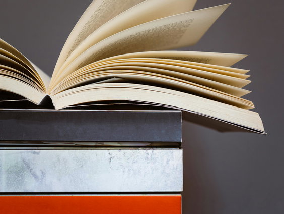 Boek 'Het Moord College' over de geschiedenis van spannende boeken