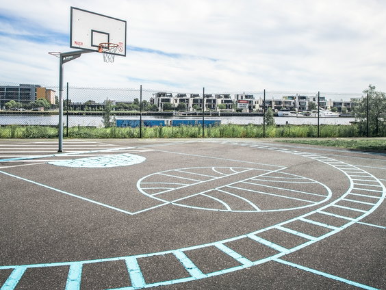 De aantrekkingskracht van basketbalvelden in de openbare ruimte