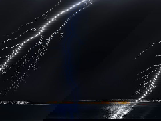 Bliksem in Nederland blijkt anders te ontstaan dan in andere landen