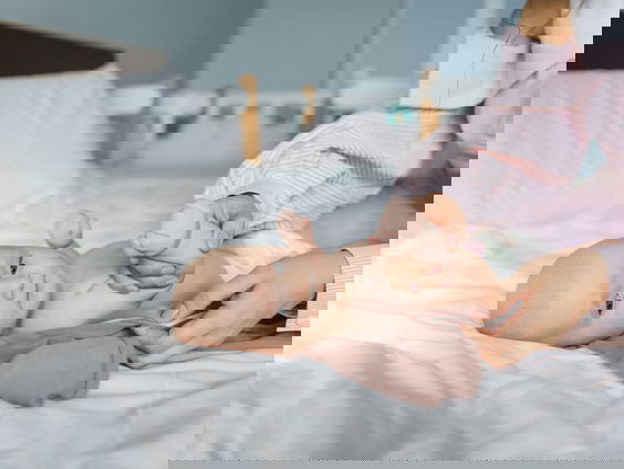 Zoë is tienermoeder en wil meer respect: 'Er is geen ideale leeftijd om zwanger te worden'