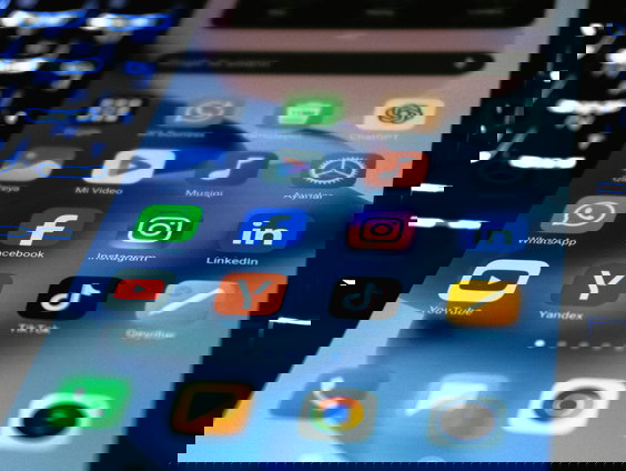 Online inruilen voor offline: in de maand mei Social Media vrij