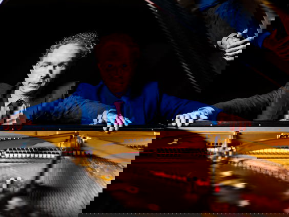 Pianist Ralph van Raat speelt techno op 312 bpm