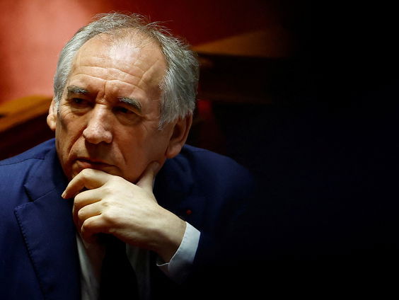 Welke uitdagingen komt vierde Franse regering in één jaar tegen?