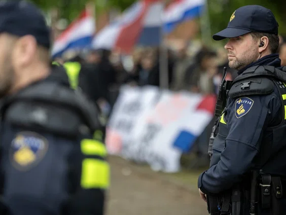 4 op de 10 opgepakte relschoppers bij asielprotesten komen van buiten gemeente