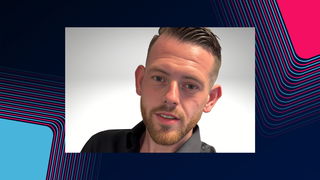 Zingende buschauffeur Rick gaat viraal en mag plaat opnemen