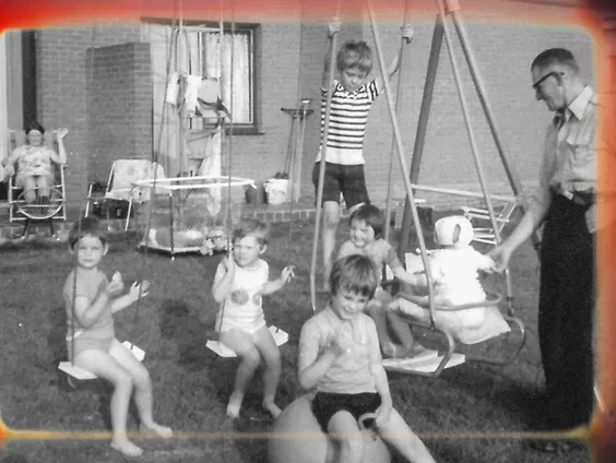 Evelien Rutten wint prijs voor meesterverteller met podcast 'Roadtrip Naar Auschwitz'