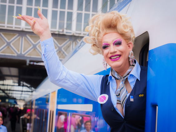 De NS Roze Maandag Express heeft nieuwe Make-up ruimte dankzij Queen Elsa