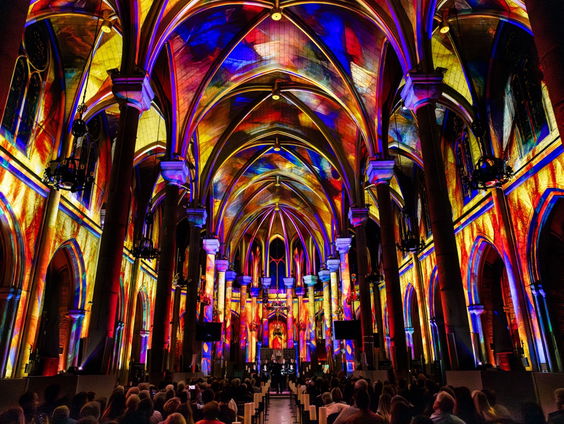 Spectaculaire 3D-lichtshow in Oude Kerk in Delft