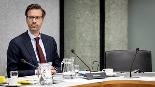 Minister Sjoerdsma onder vuur vanwege steun voor UNRWA