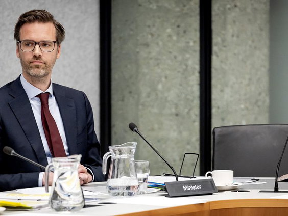 Minister Sjoerdsma onder vuur vanwege steun voor UNRWA