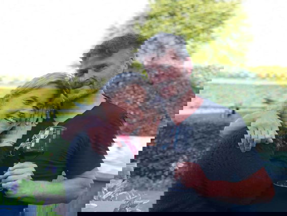 Irma heeft een gelegenheidscamping in de tuin tijdens de Vierdaagse