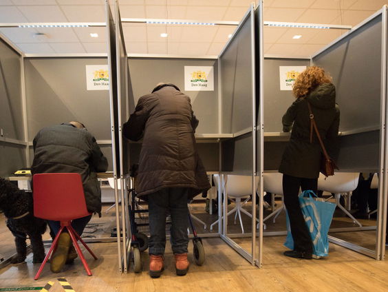 Twijfelen tot in het stemhokje
