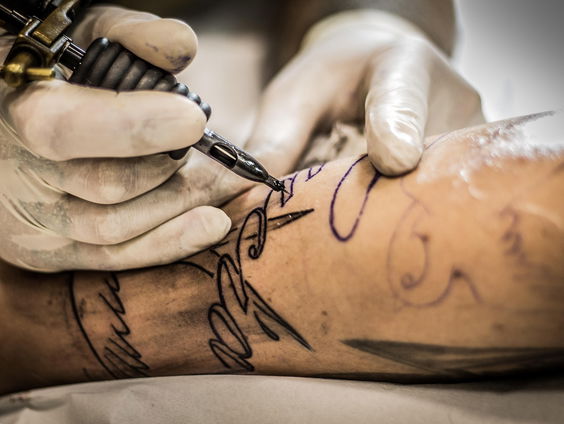Nieuwe tentoonstelling in Groningen toont de geschiedenis van de tattoo