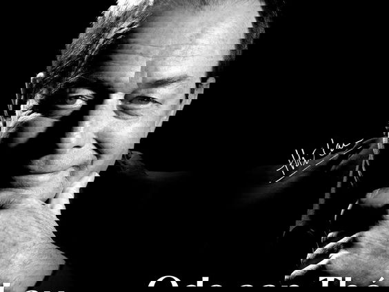 Cabaretier Jeroen Woe met ode aan Thé Lau, die tien jaar geleden overleed