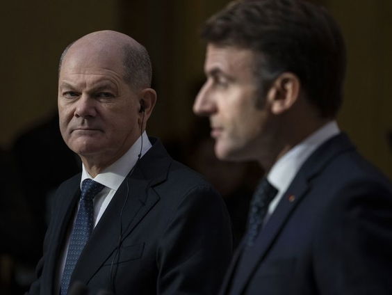 Europese leiders bereiden zich voor op spoedtop in Parijs