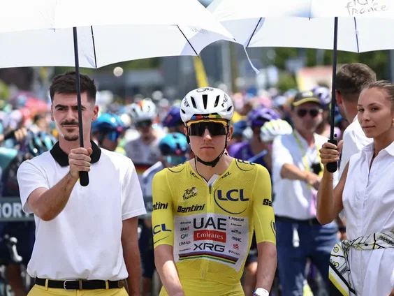 Stand.nl: 'De Tour de France hoort in de zomer'