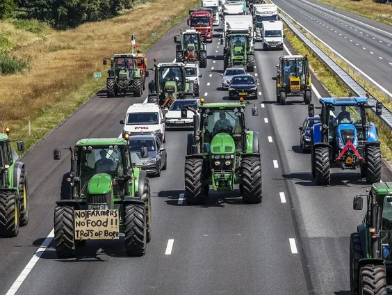 Stand.nl: 'Bij trekkers op de snelweg moet altijd gehandhaafd worden'