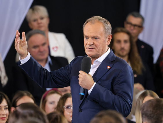 Poolse premier Tusk wil recht op asiel tijdelijk afschaffen