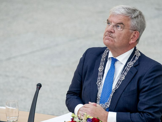 VVD -burgemeesters luiden alarm om ravijnjaar