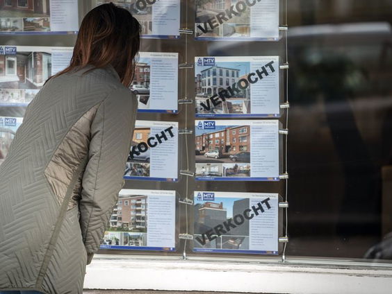 Alleenstaande starter koopt vaker een woning, 'wel vaak steun van familie'