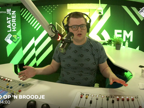 Vijf vrienden brengen hun dronken droom tot leven! #wijngaard #schagen