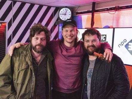 Bear's Den in de studio met hete saus en een Lowlands show om aan te kondigen!