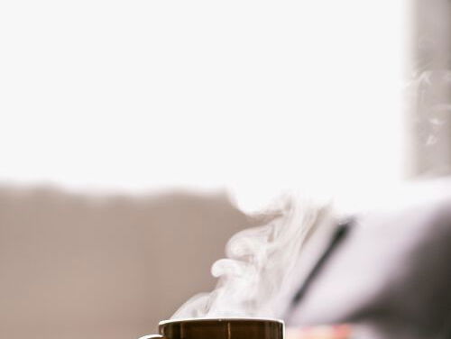 Mark drong na ontbijtloze ochtend voor bij de bakker