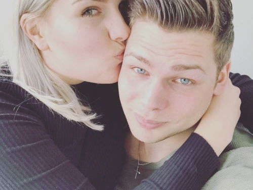 Jorien helpt David richting het ontmoeten van zijn schoonouders