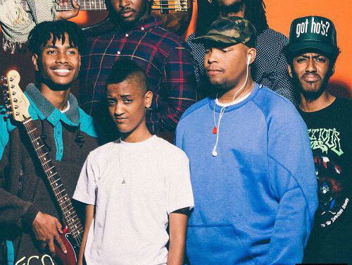 Julia wil meer The Internet op de radio