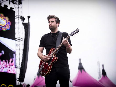 Mika (19) zag Kensington op Pinkpop: 'Het hele veld was stil!'