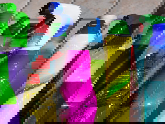 Hoe komt dit schoonmaakmiddel aan een cultstatus?