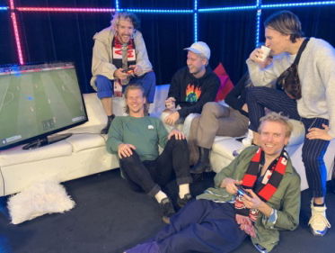 Ciao Lucifer begon met het schrijven van muziek om hun gebroken hart te lijmen