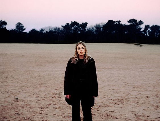 Philippine verlangt naar een nieuw begin in Gone