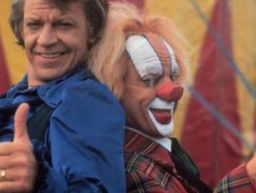 Adriaantje neemt zijn telefoon niet op, dus lossen we het zelf wel op