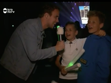 Hoe is de sfeer bij de Young Impact Celebrations? Deze jongens hebben er zin in!