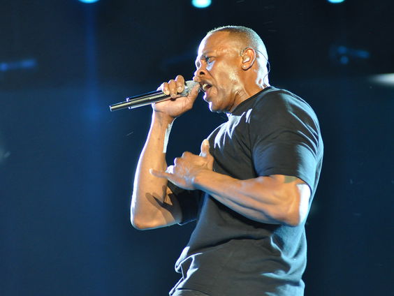 Geschiedlied: Dr. Dre - The Day The N*ggaz Took Over